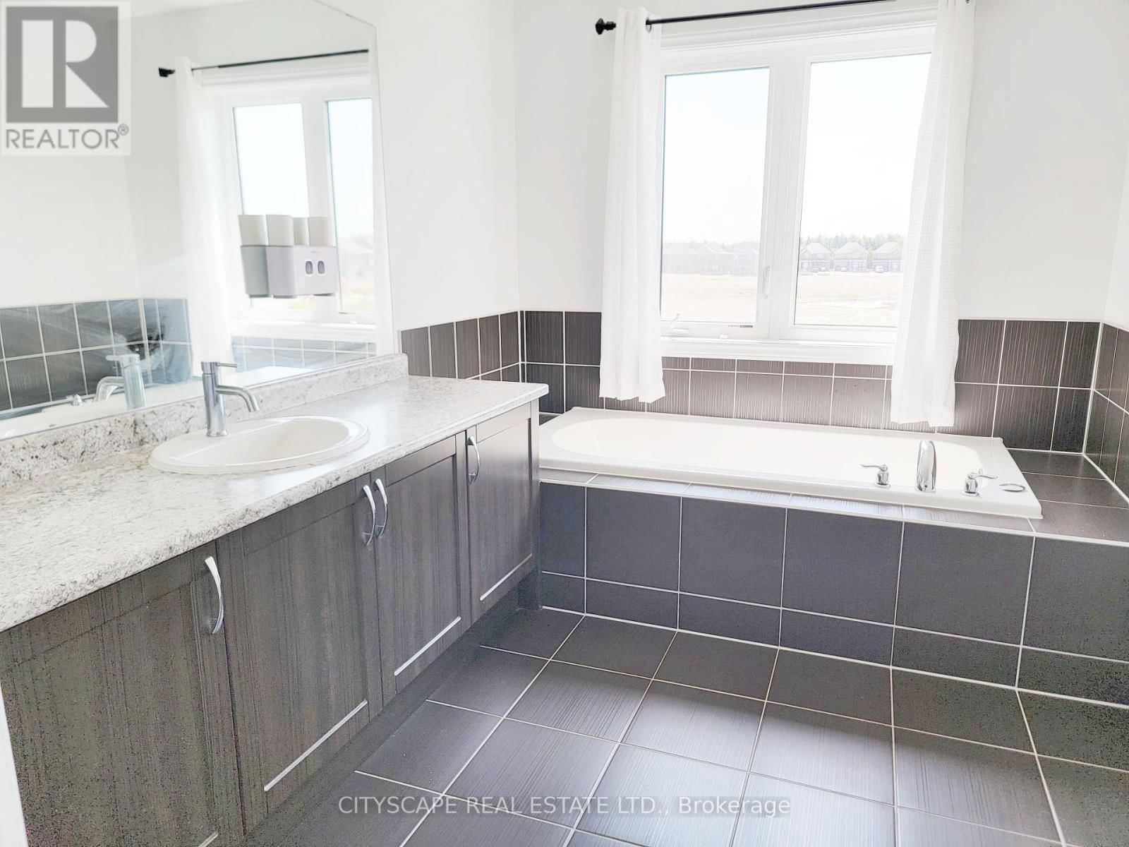 118 SEELEY AVENUE Image 34