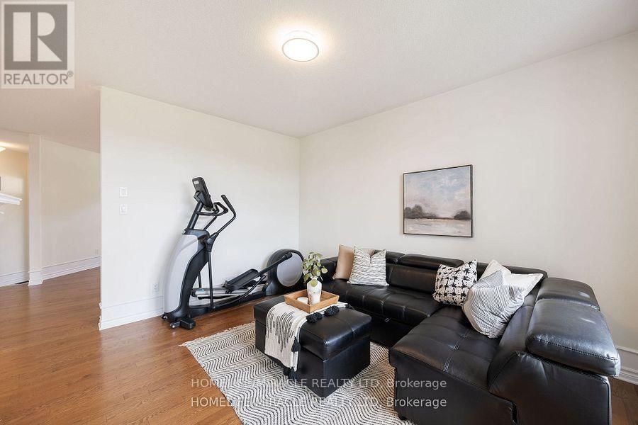 632 BRIDLEGLEN CRESCENT Image 15