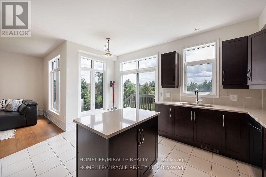 632 BRIDLEGLEN CRESCENT Image 21