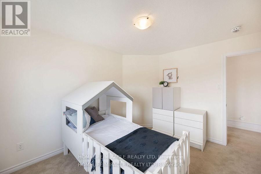 632 BRIDLEGLEN CRESCENT Image 30