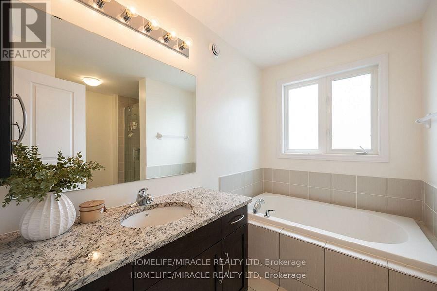 632 BRIDLEGLEN CRESCENT Image 36
