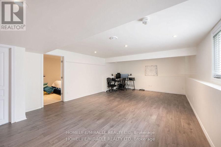 632 BRIDLEGLEN CRESCENT Image 39