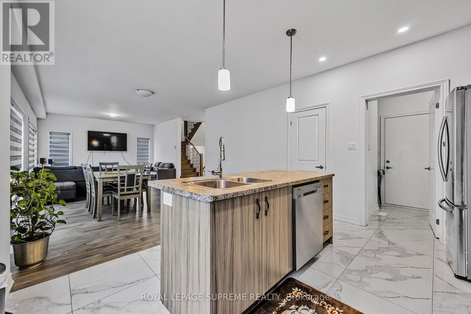 101 SEBASTIAN STREET Image 17