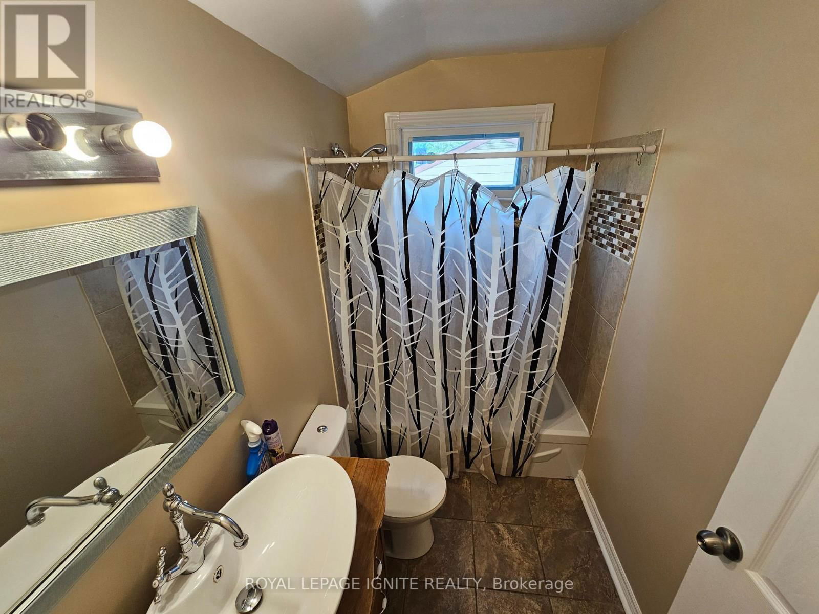 253 WOODLAND DRIVE NORTH Image 8