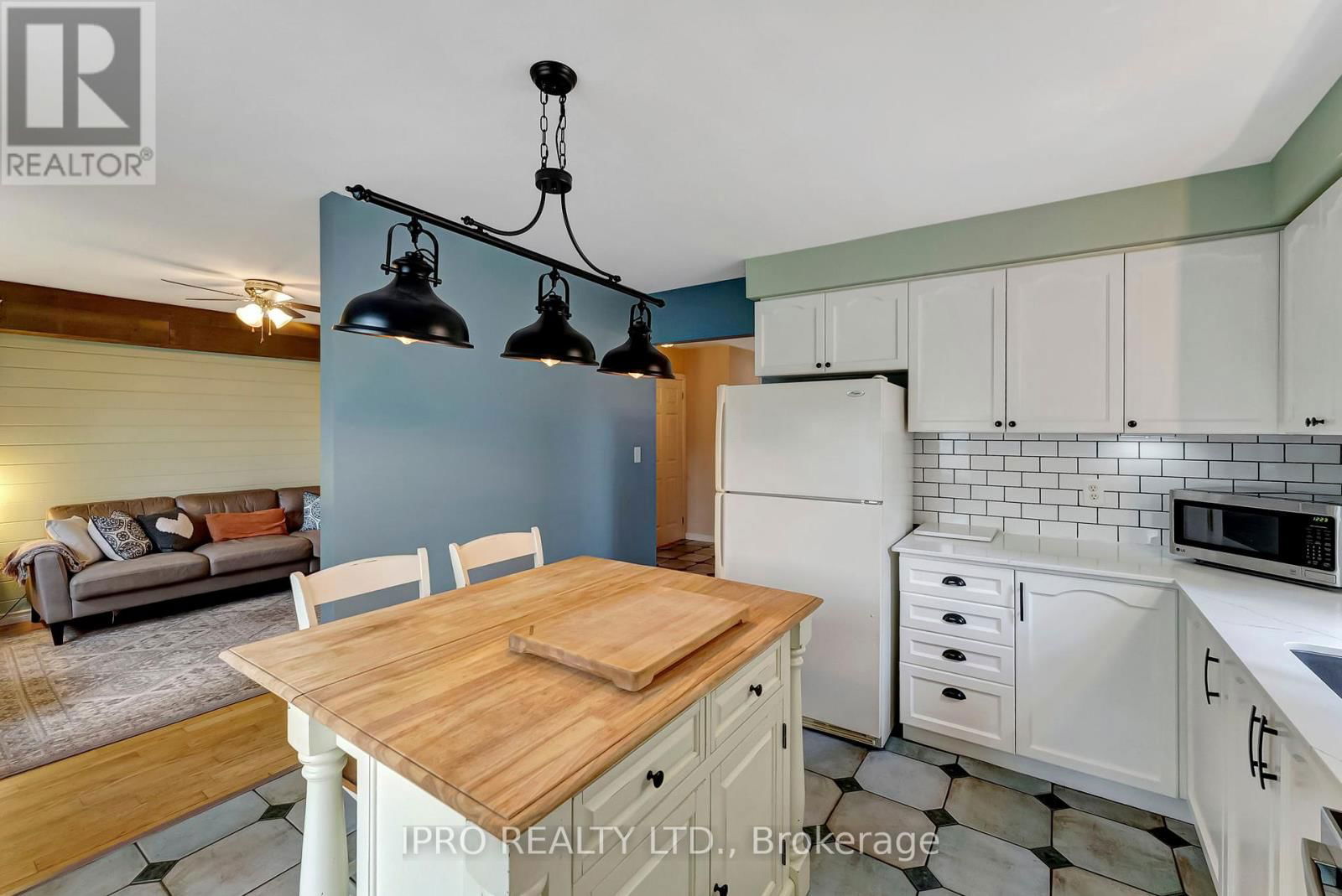 28 CELTIC DRIVE Image 17