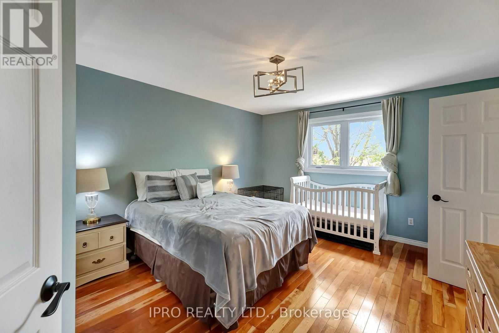 28 CELTIC DRIVE Image 21