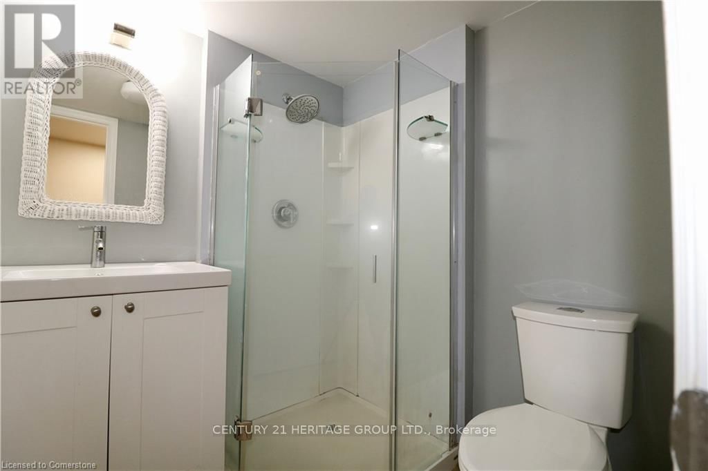 Lower Unit - 66 WEST AVENUE NORTH Image 15