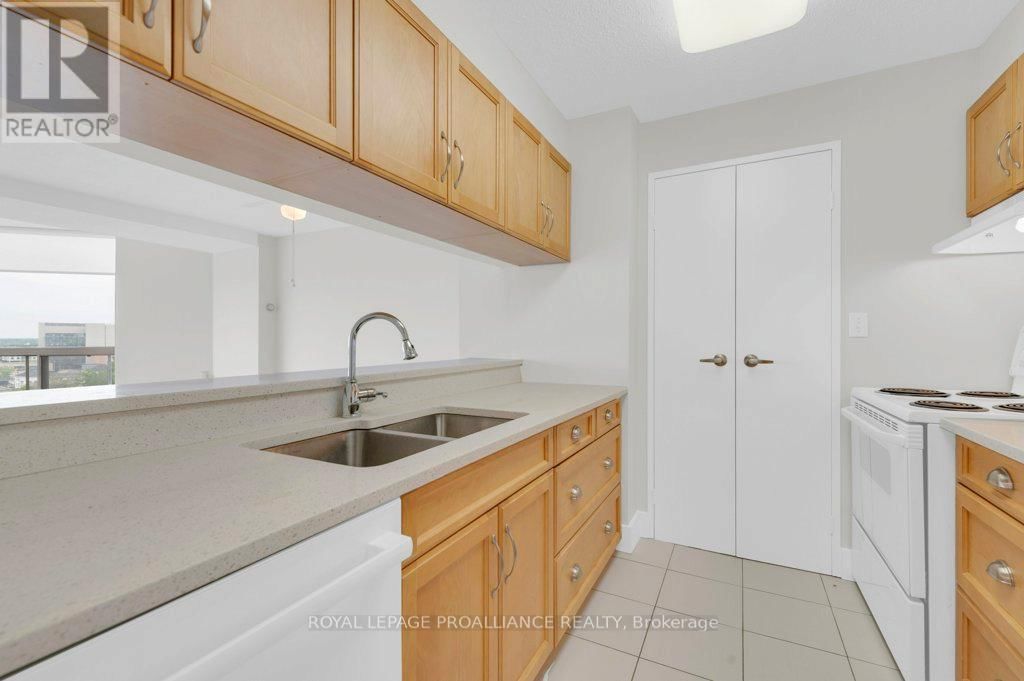 906 - 344 FRONT STREET Image 12