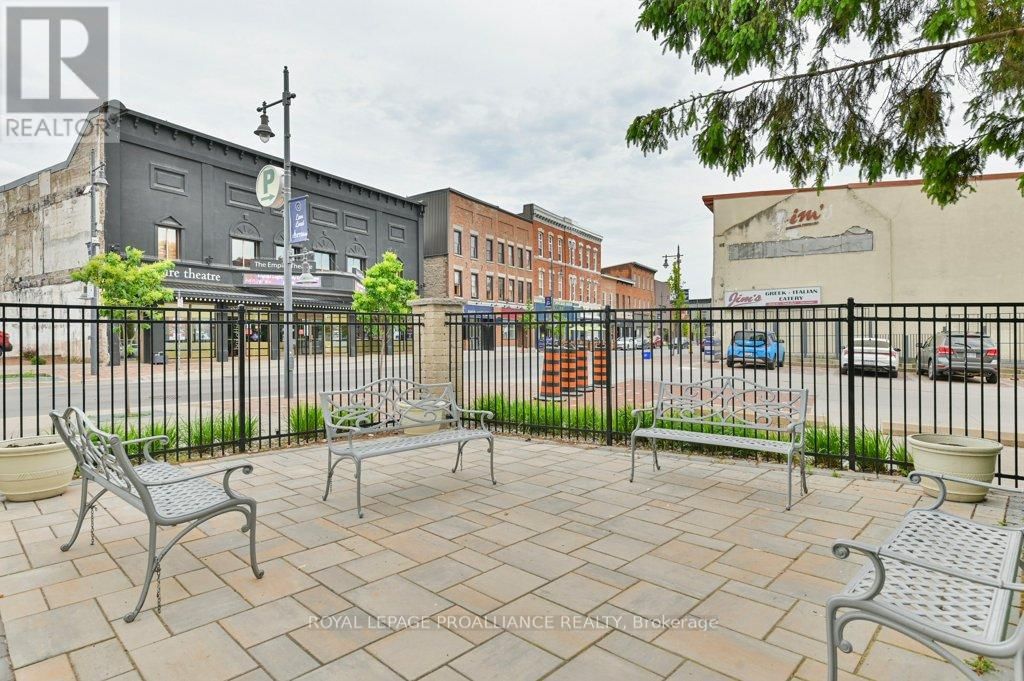 906 - 344 FRONT STREET Image 35