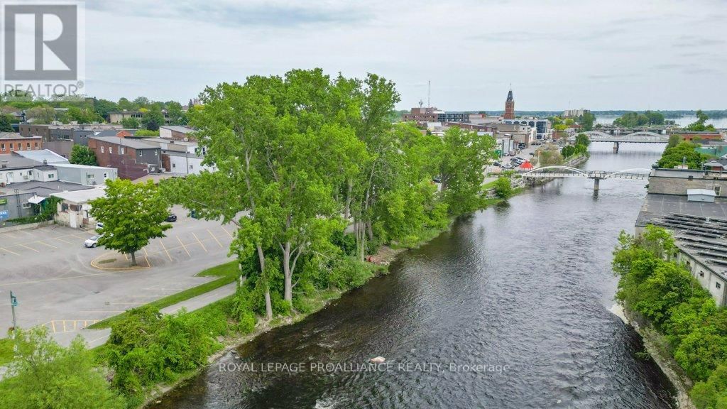 906 - 344 FRONT STREET Image 39
