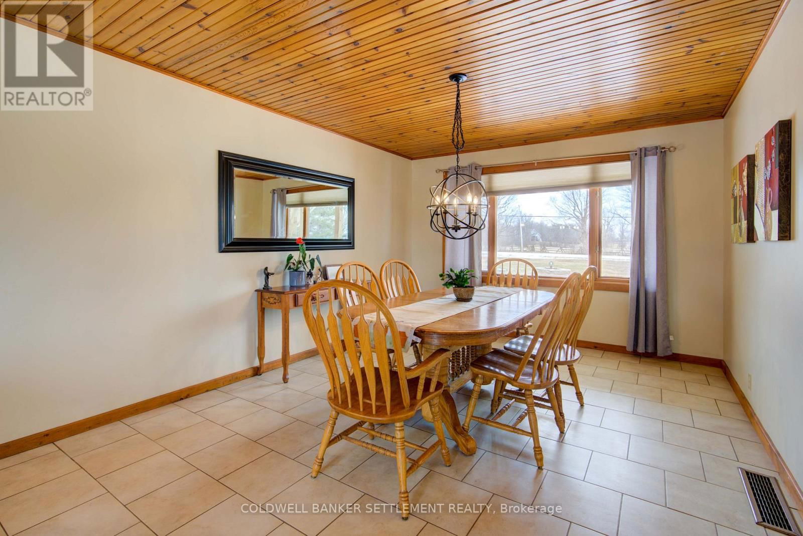 111 FERRIER ROAD EAST Image 10