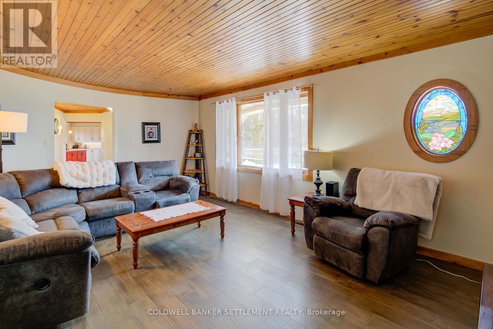111 FERRIER ROAD EAST Image 14