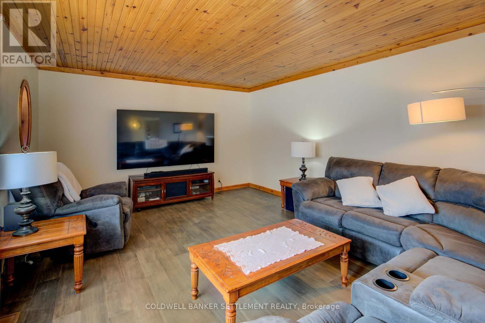 111 FERRIER ROAD EAST Image 15