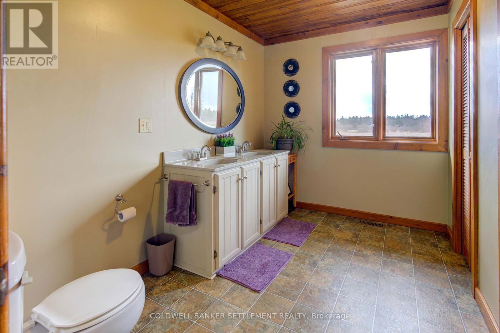 111 FERRIER ROAD EAST Image 16