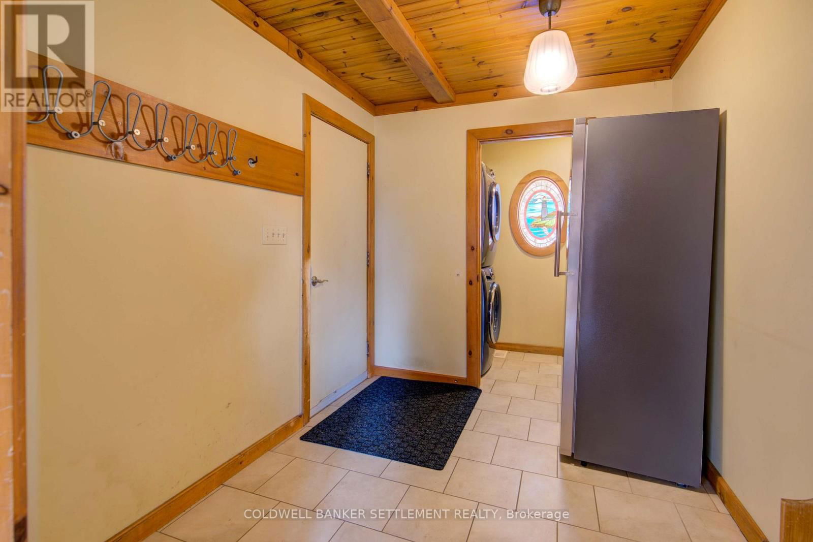 111 FERRIER ROAD EAST Image 23