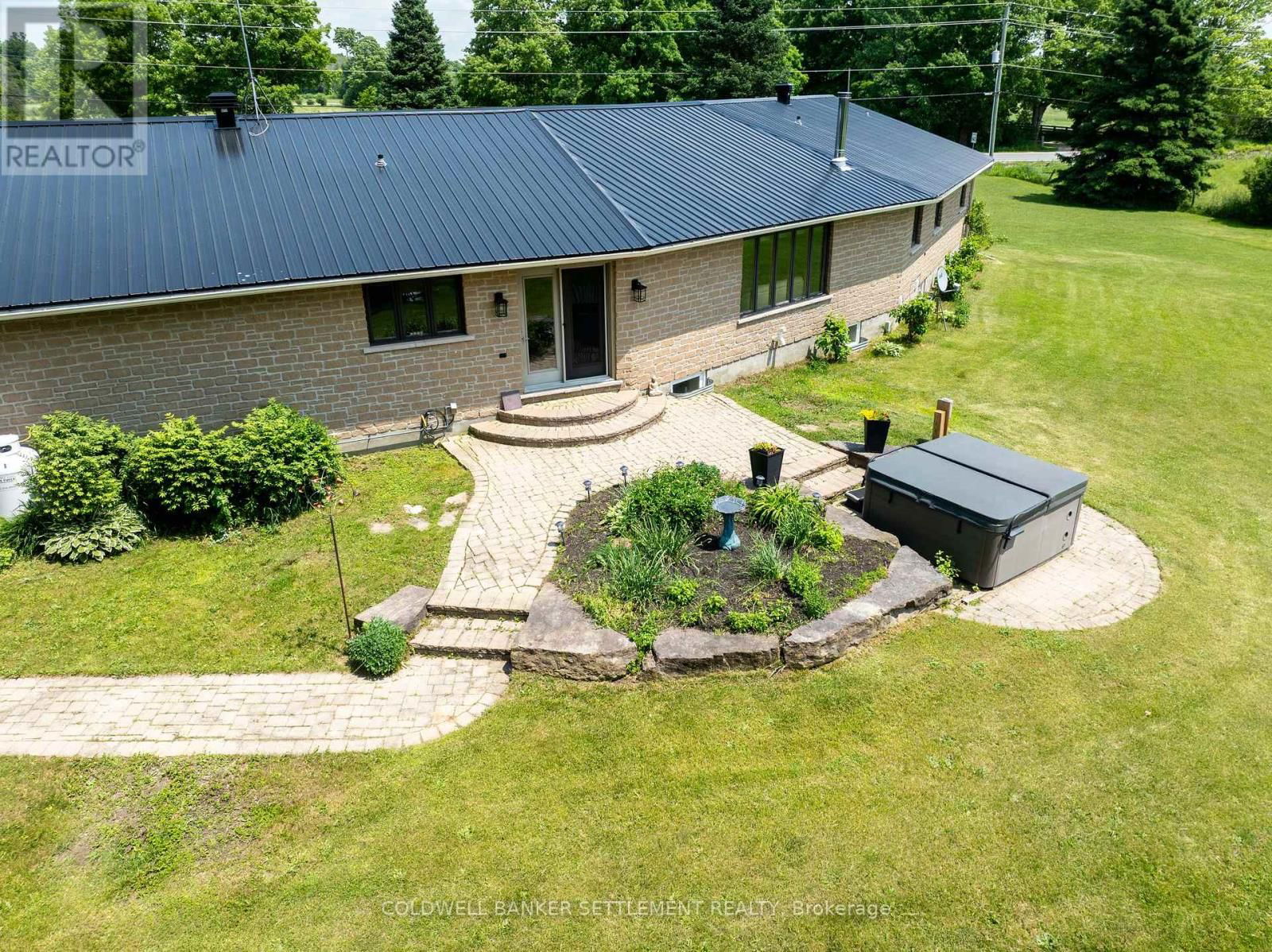 111 FERRIER ROAD EAST Image 28