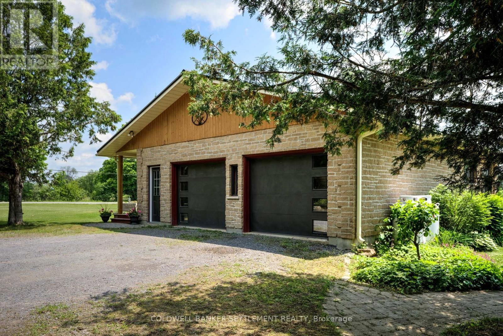 111 FERRIER ROAD EAST Image 29