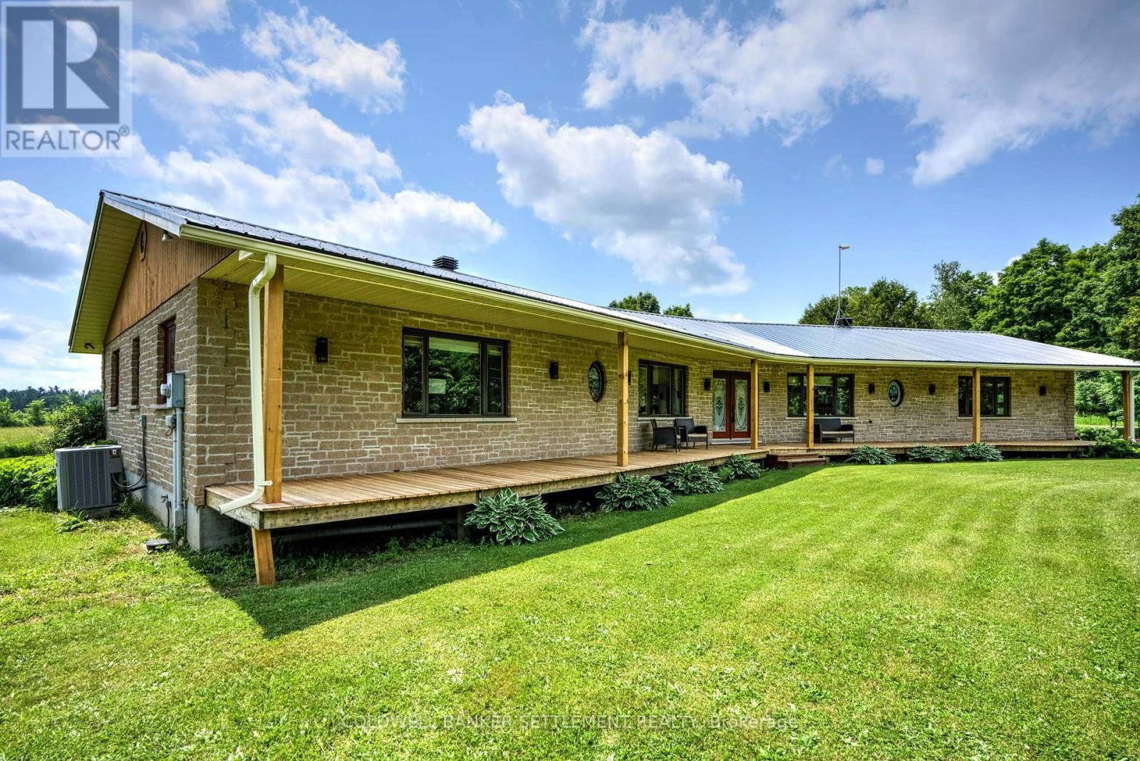 111 FERRIER ROAD EAST Image 32