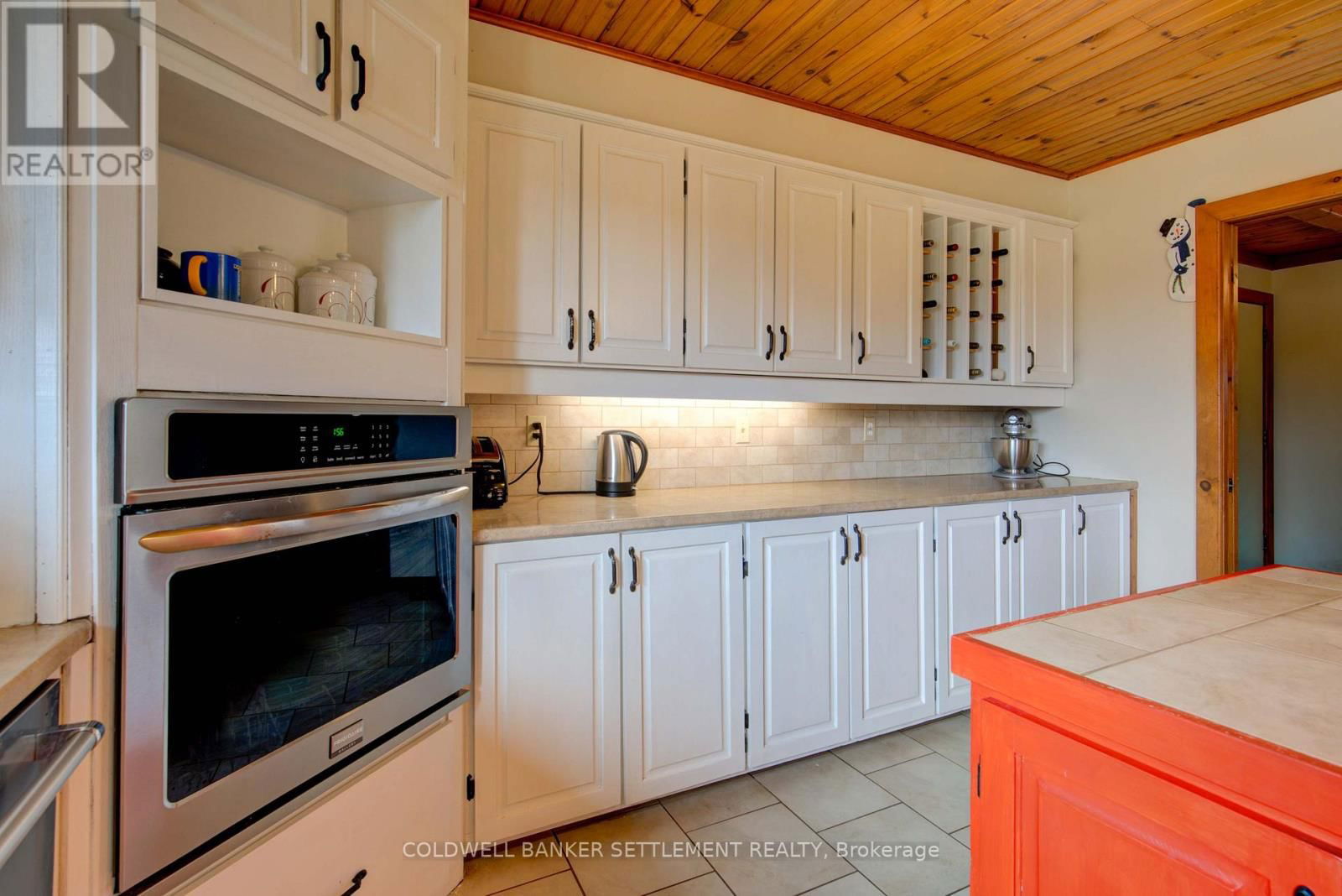 111 FERRIER ROAD EAST Image 7