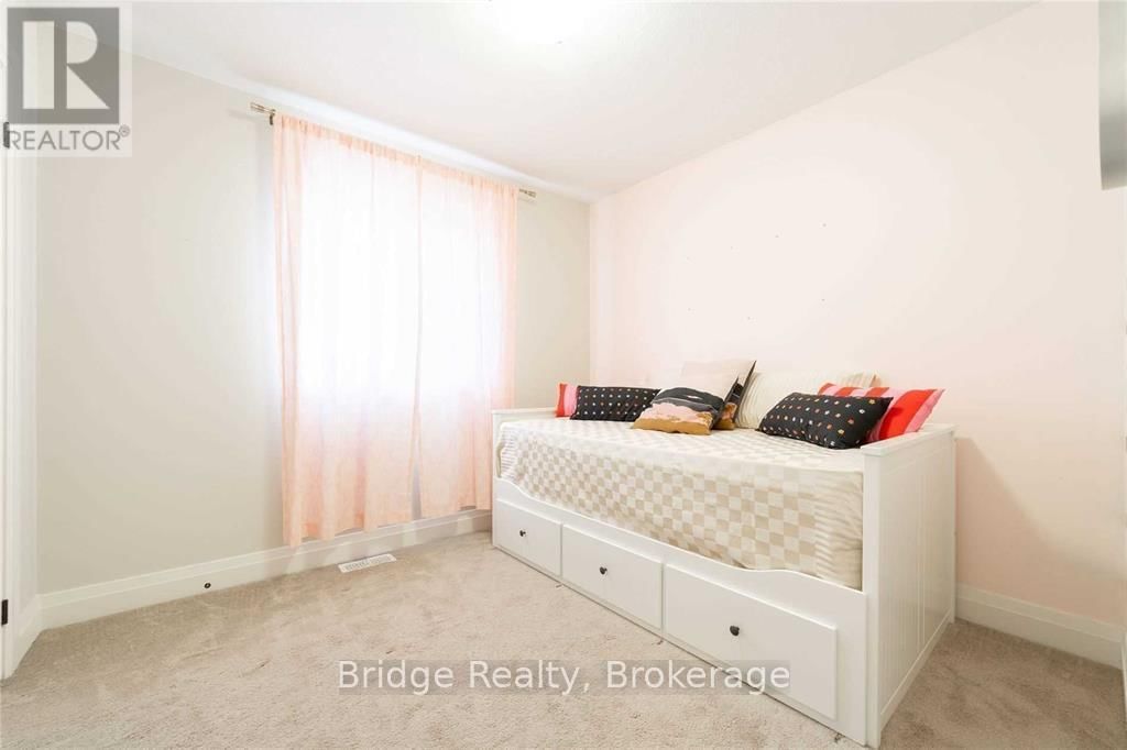 132 WEDGEWOOD DRIVE Image 23