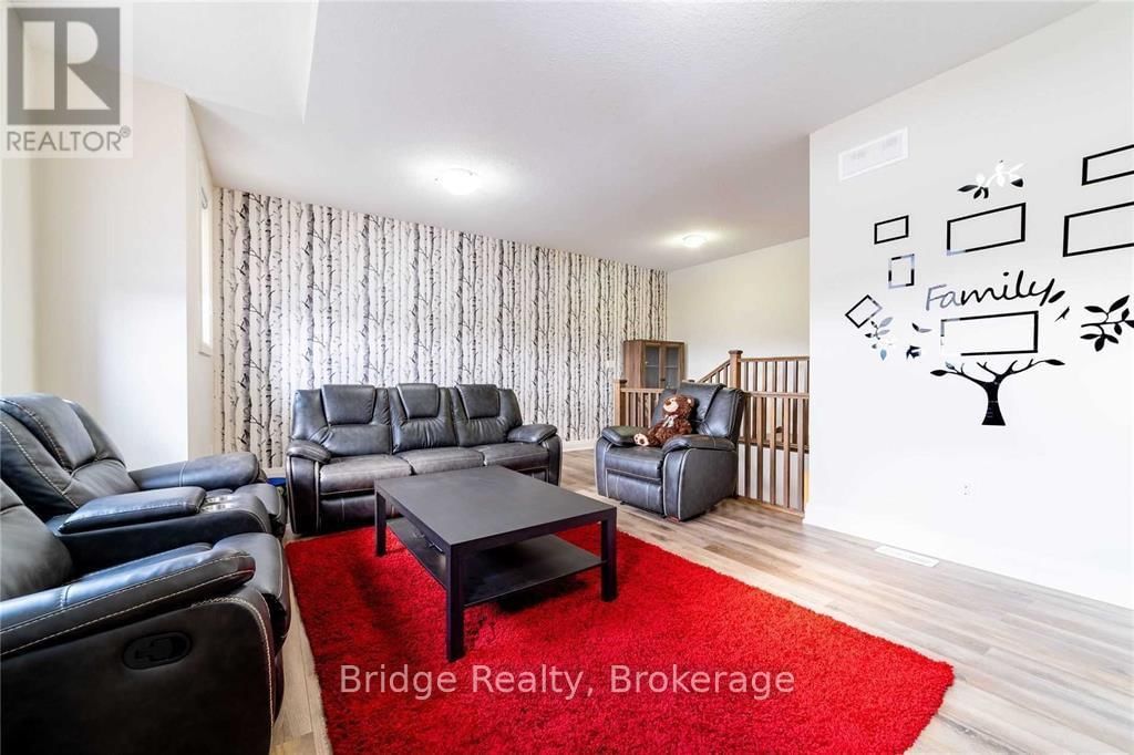 132 WEDGEWOOD DRIVE Image 25