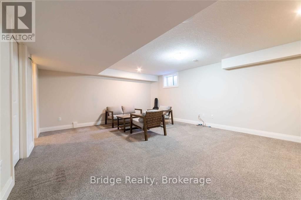 132 WEDGEWOOD DRIVE Image 27
