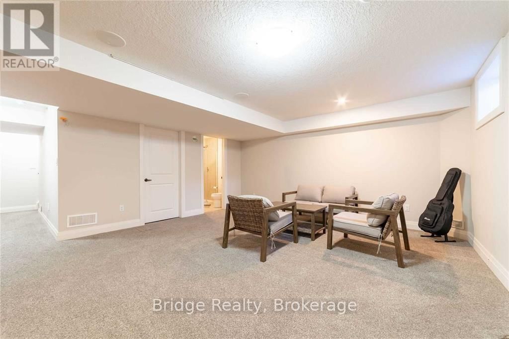 132 WEDGEWOOD DRIVE Image 28