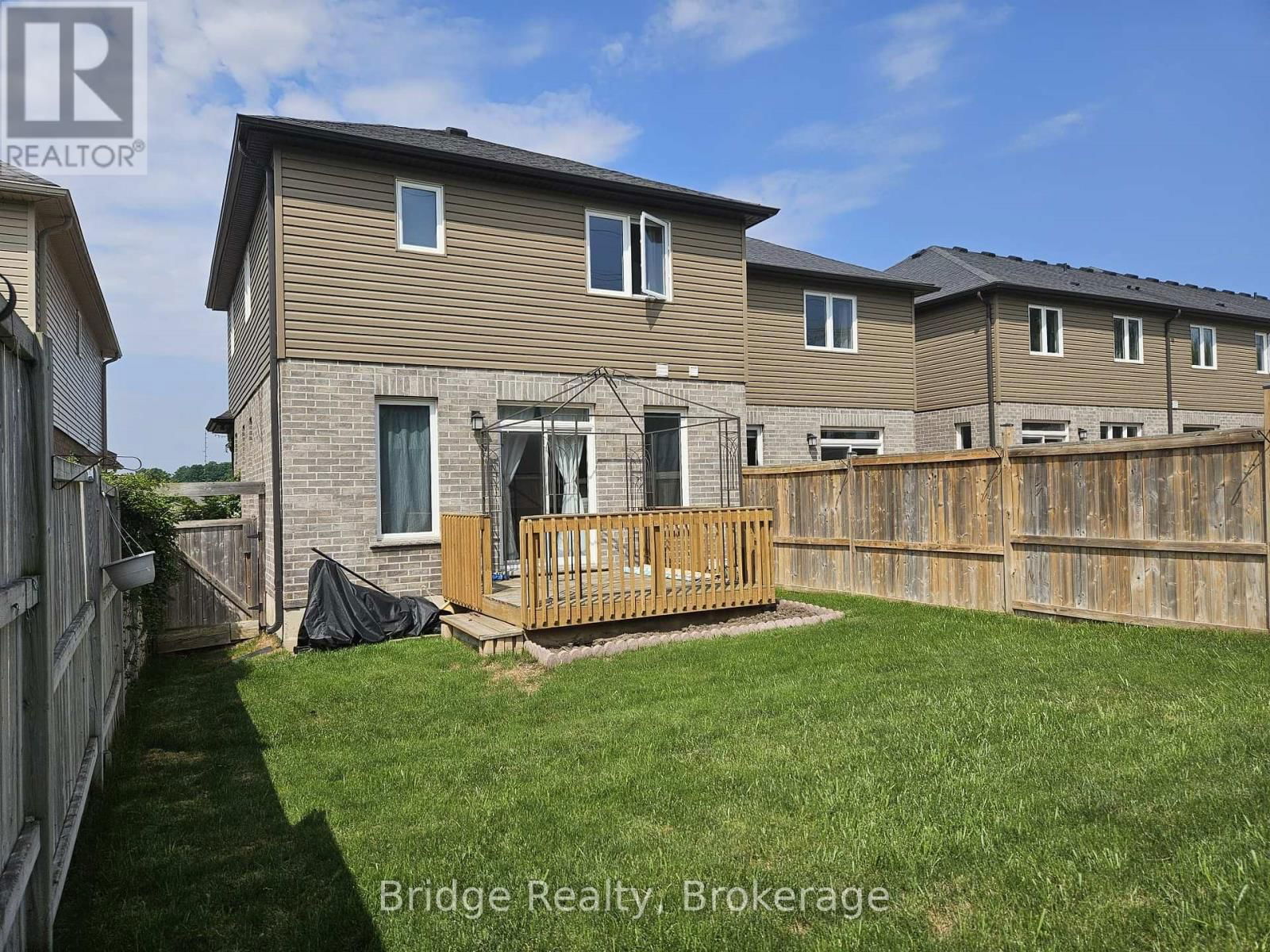 132 WEDGEWOOD DRIVE Image 34