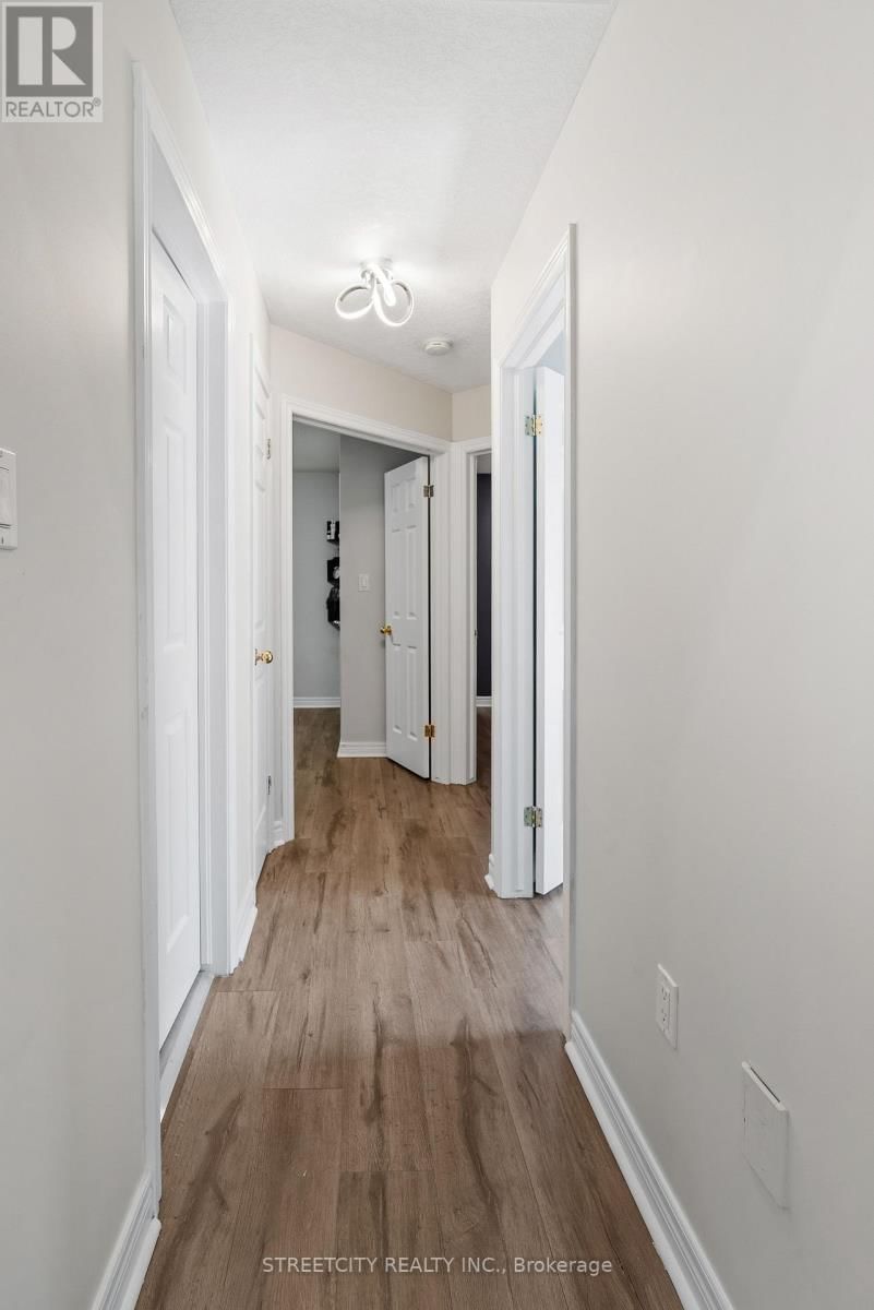 131 BRIDLE PATH Image 15