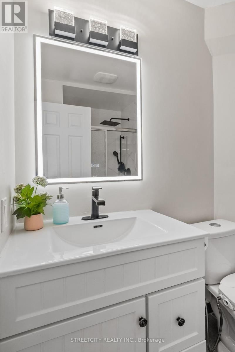 131 BRIDLE PATH Image 26