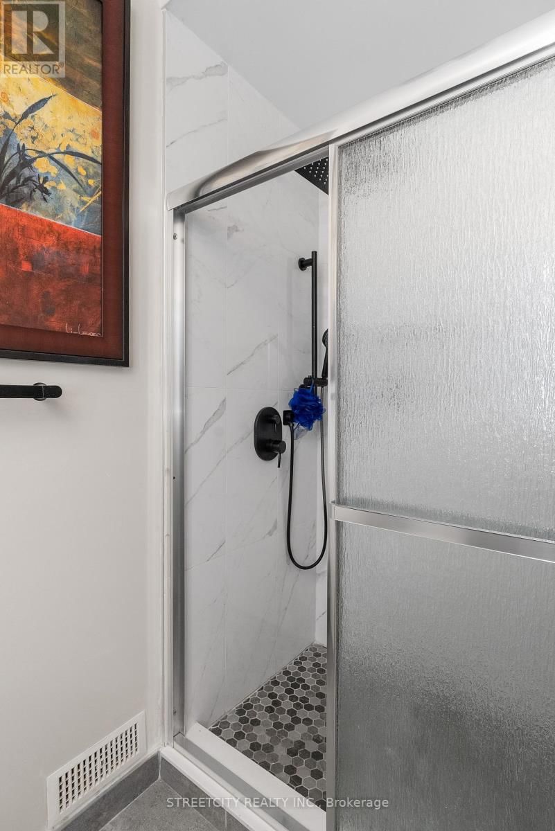 131 BRIDLE PATH Image 27