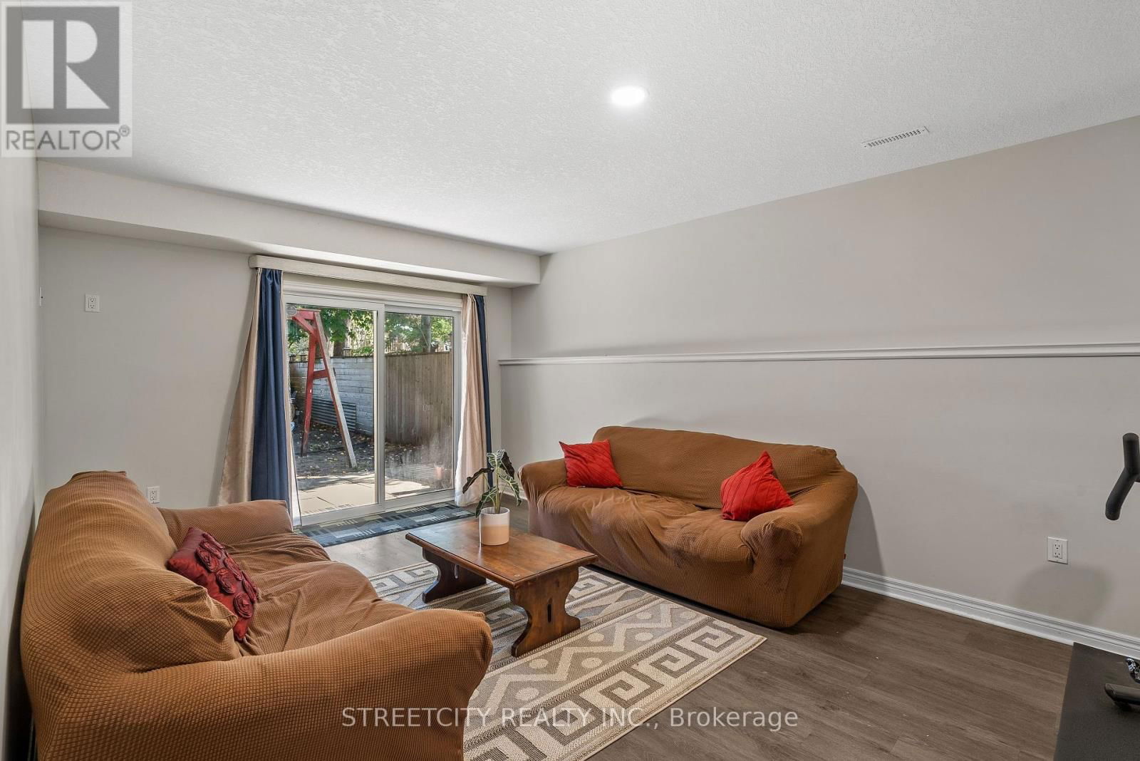 131 BRIDLE PATH Image 31