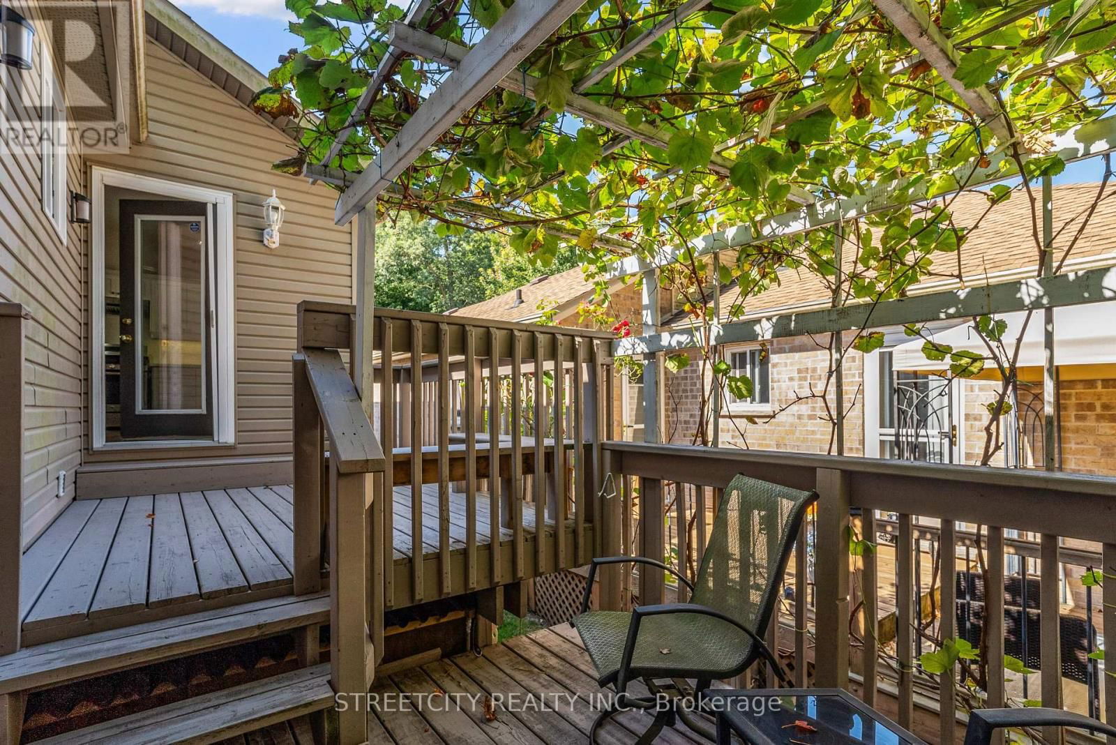 131 BRIDLE PATH Image 38