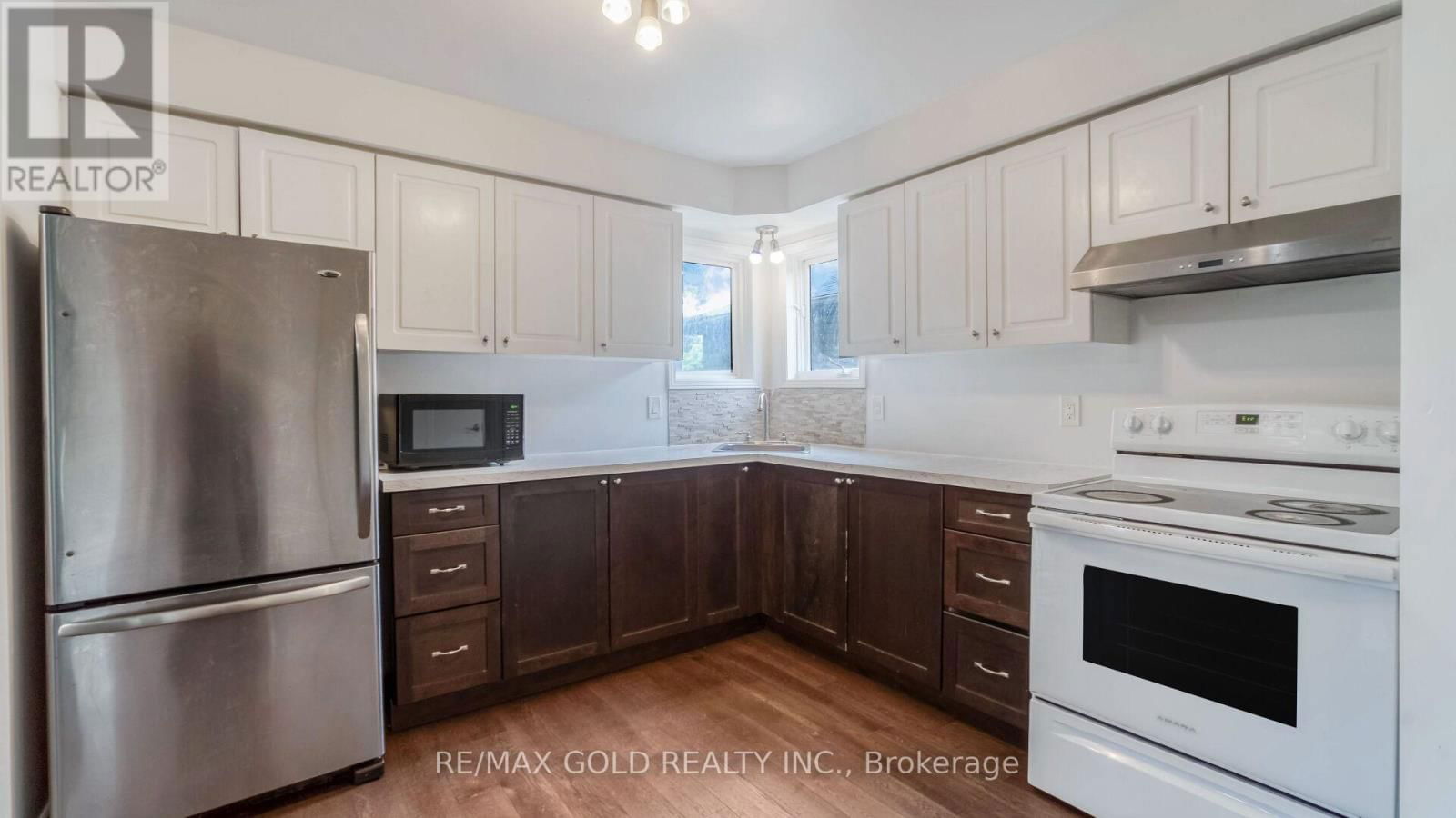 222 FLEMING DRIVE Image 12