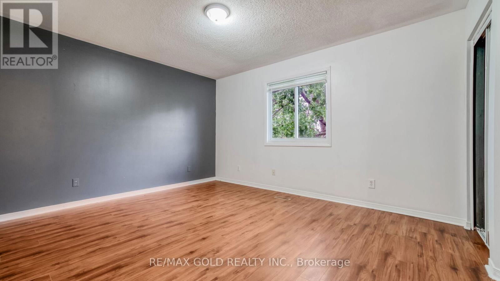 222 FLEMING DRIVE Image 18