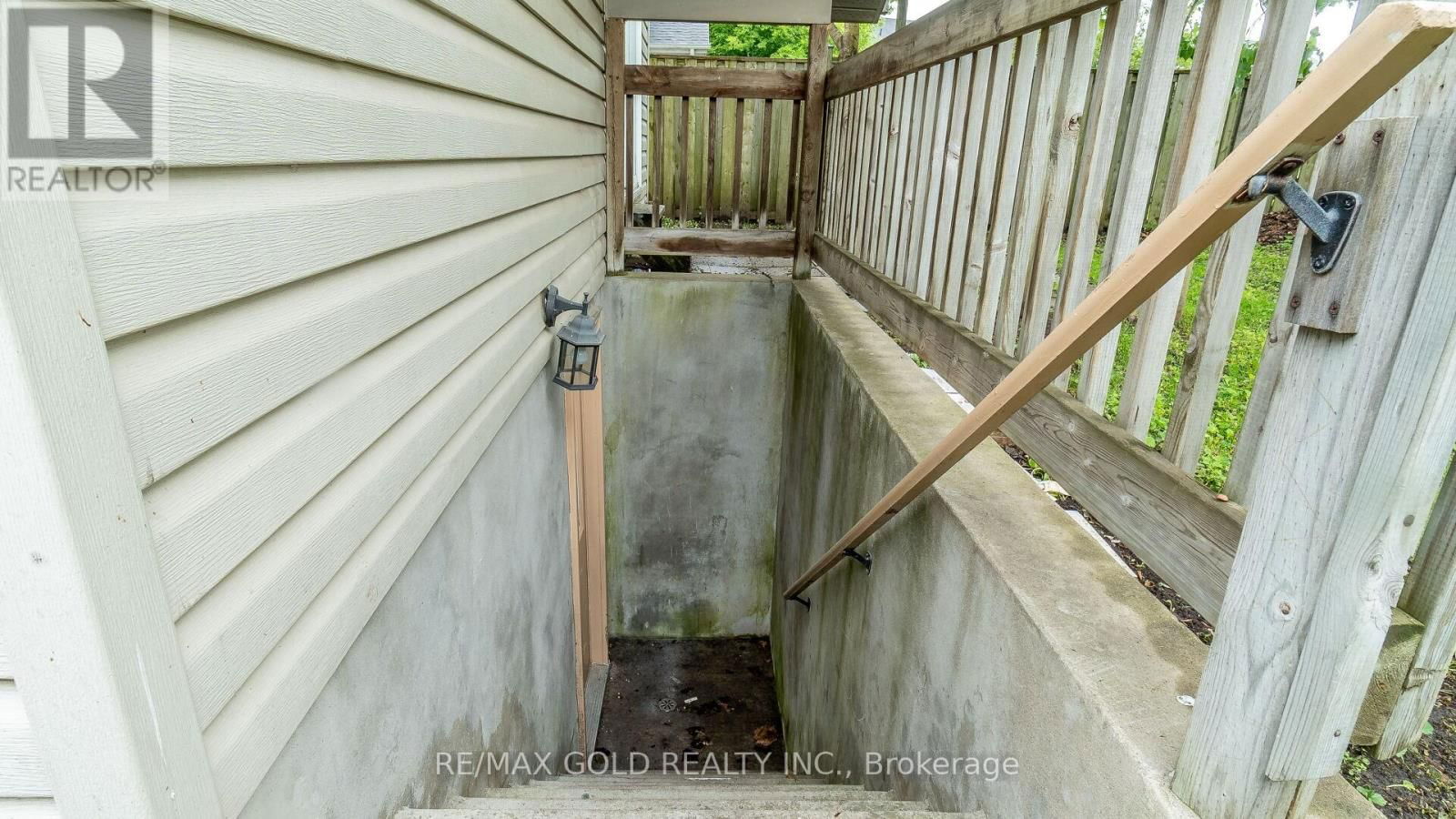 222 FLEMING DRIVE Image 36