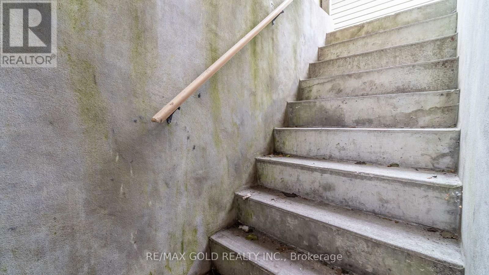 222 FLEMING DRIVE Image 38