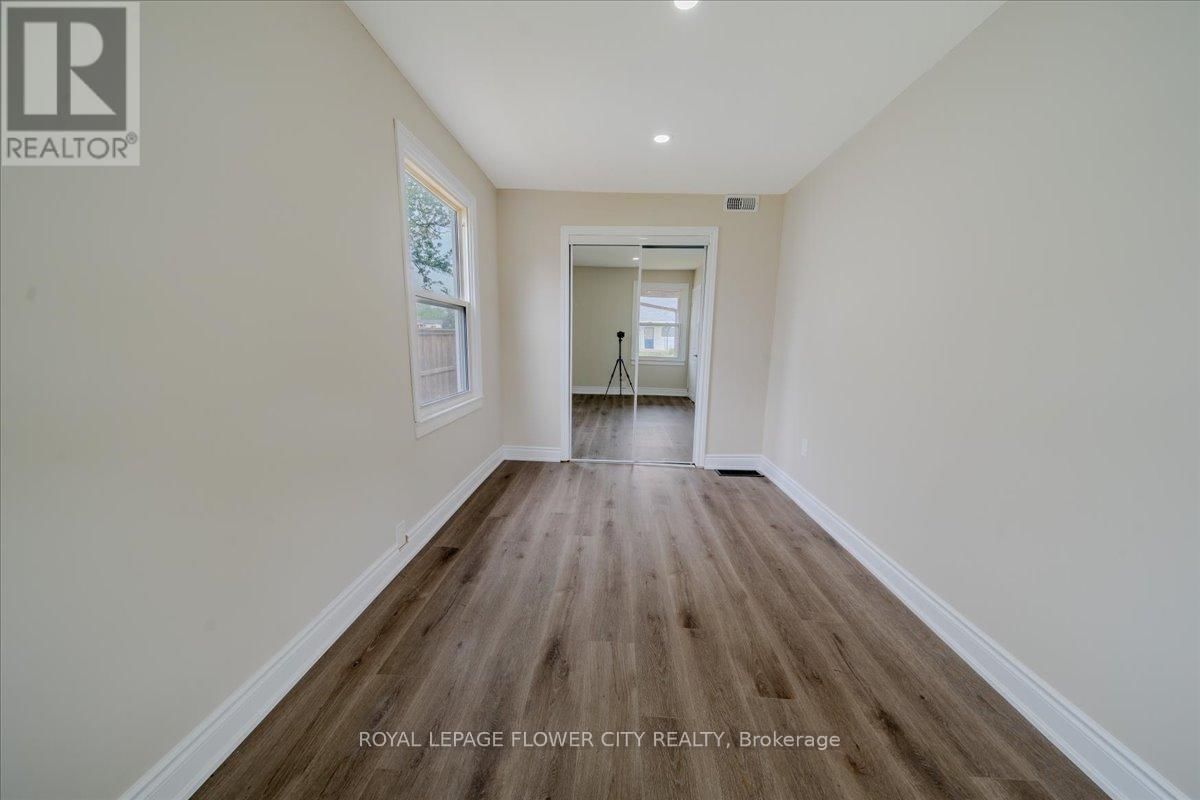 6143 CHURCHILL STREET Image 27
