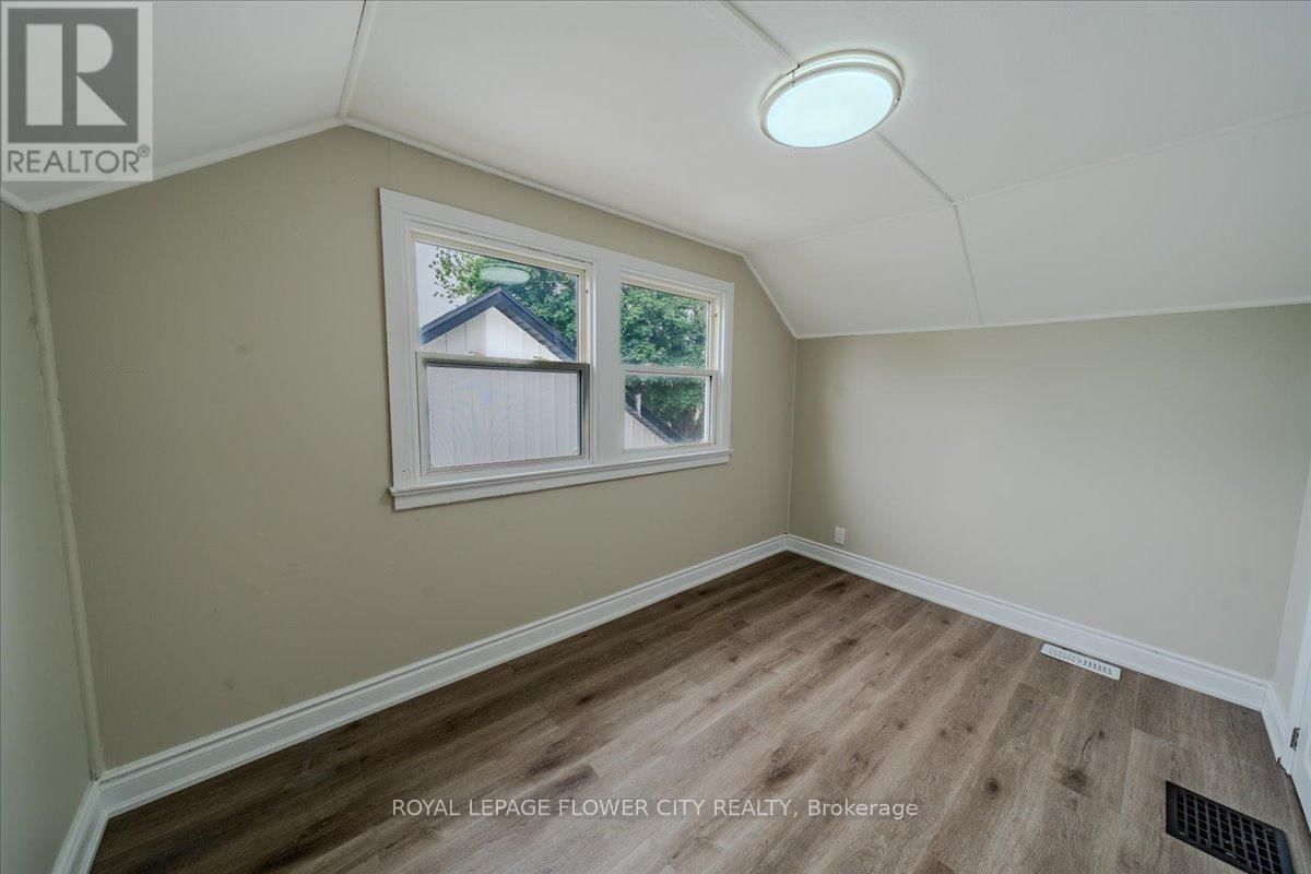 6143 CHURCHILL STREET Image 32