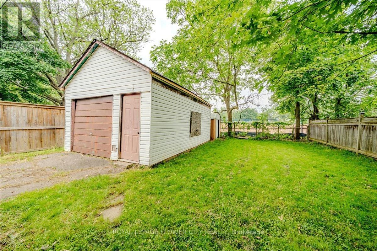 6143 CHURCHILL STREET Image 42