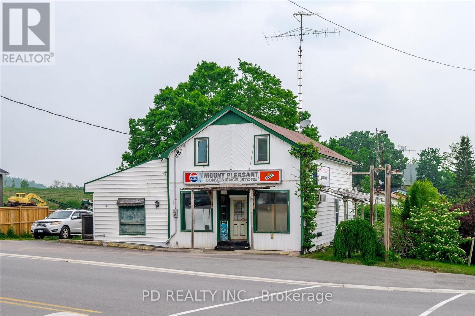 2449 QUEEN MARY STREET Image 1
