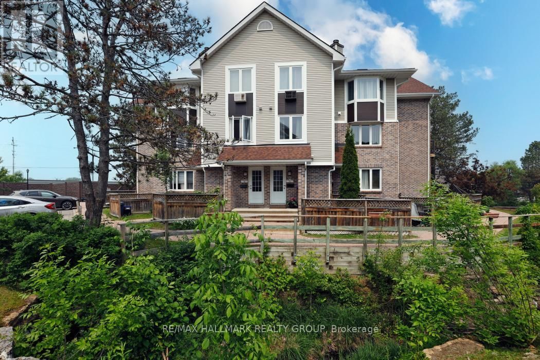 8 - 3 STONEBANK CRESCENT Image 2