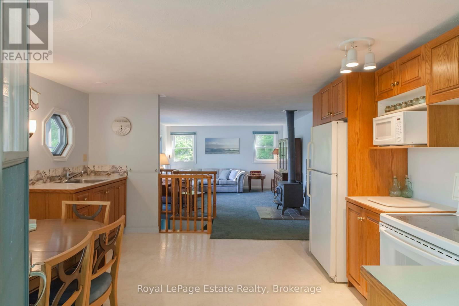 124 MAPLE DRIVE Image 15