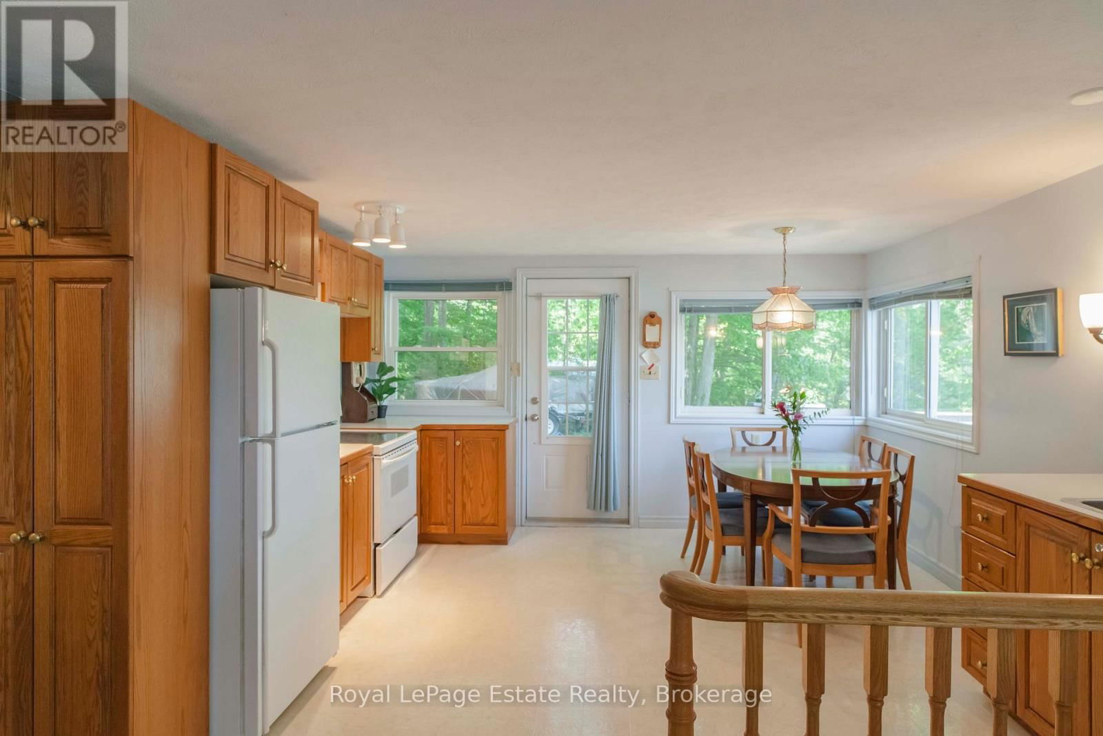 124 MAPLE DRIVE Image 19