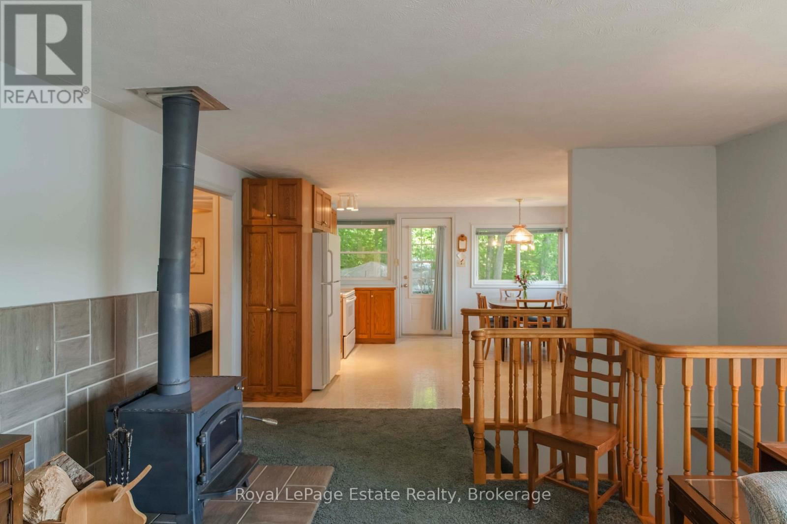 124 MAPLE DRIVE Image 24