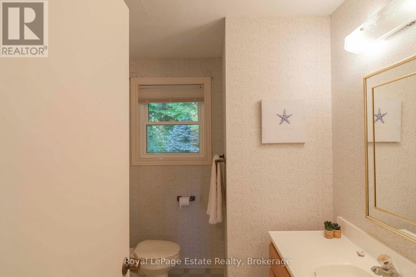 124 MAPLE DRIVE Image 27