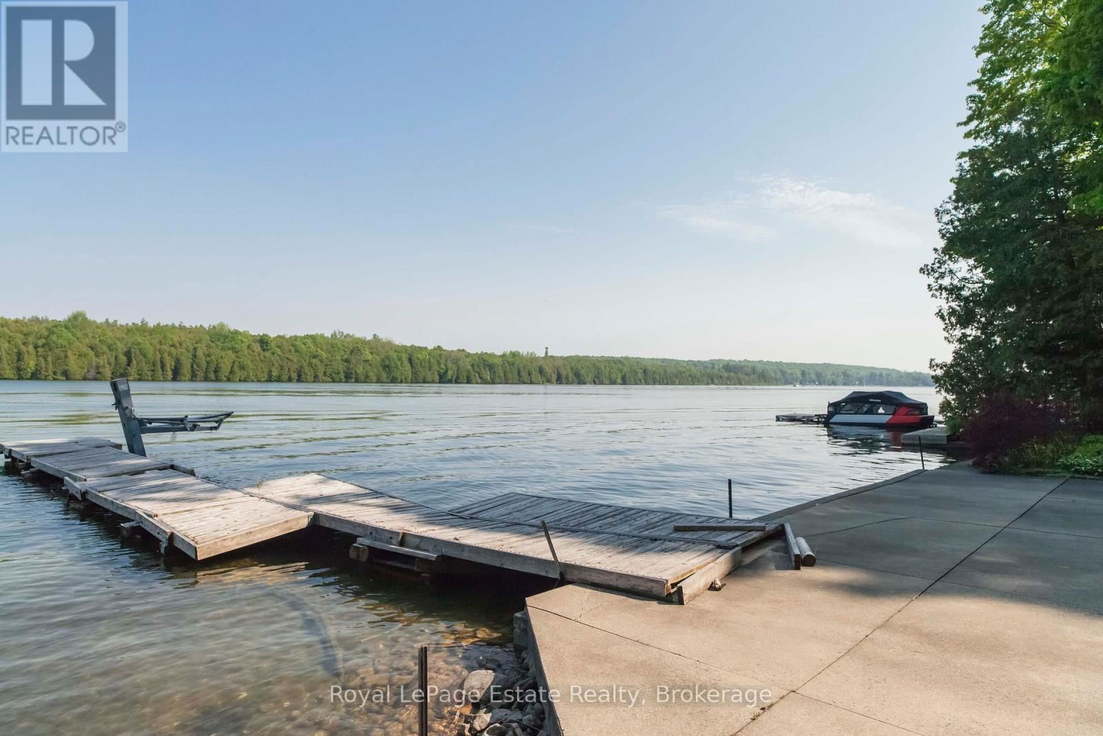 124 MAPLE DRIVE Image 41