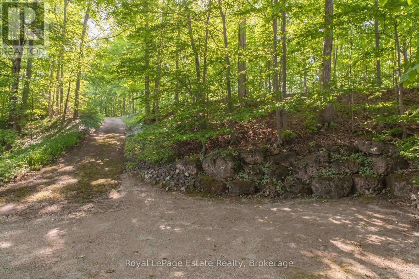 124 MAPLE DRIVE Image 48