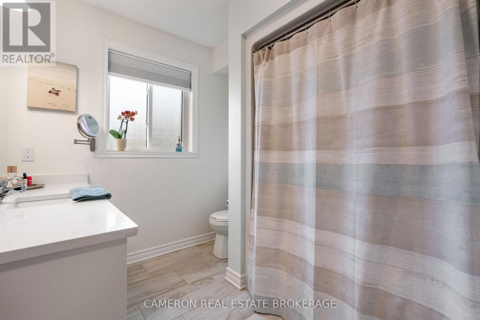274 EAST RIDGE DRIVE Image 13