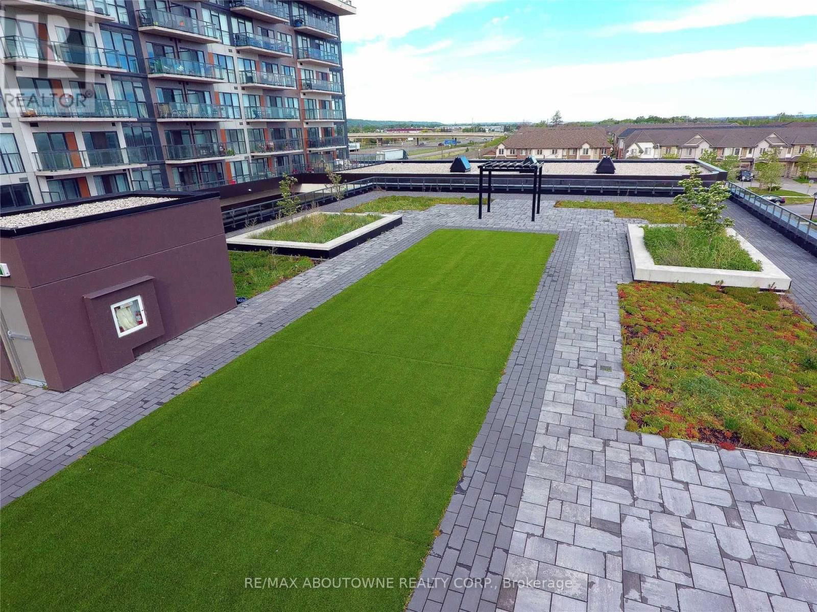 512 - 550 NORTH SERVICE ROAD Image 33